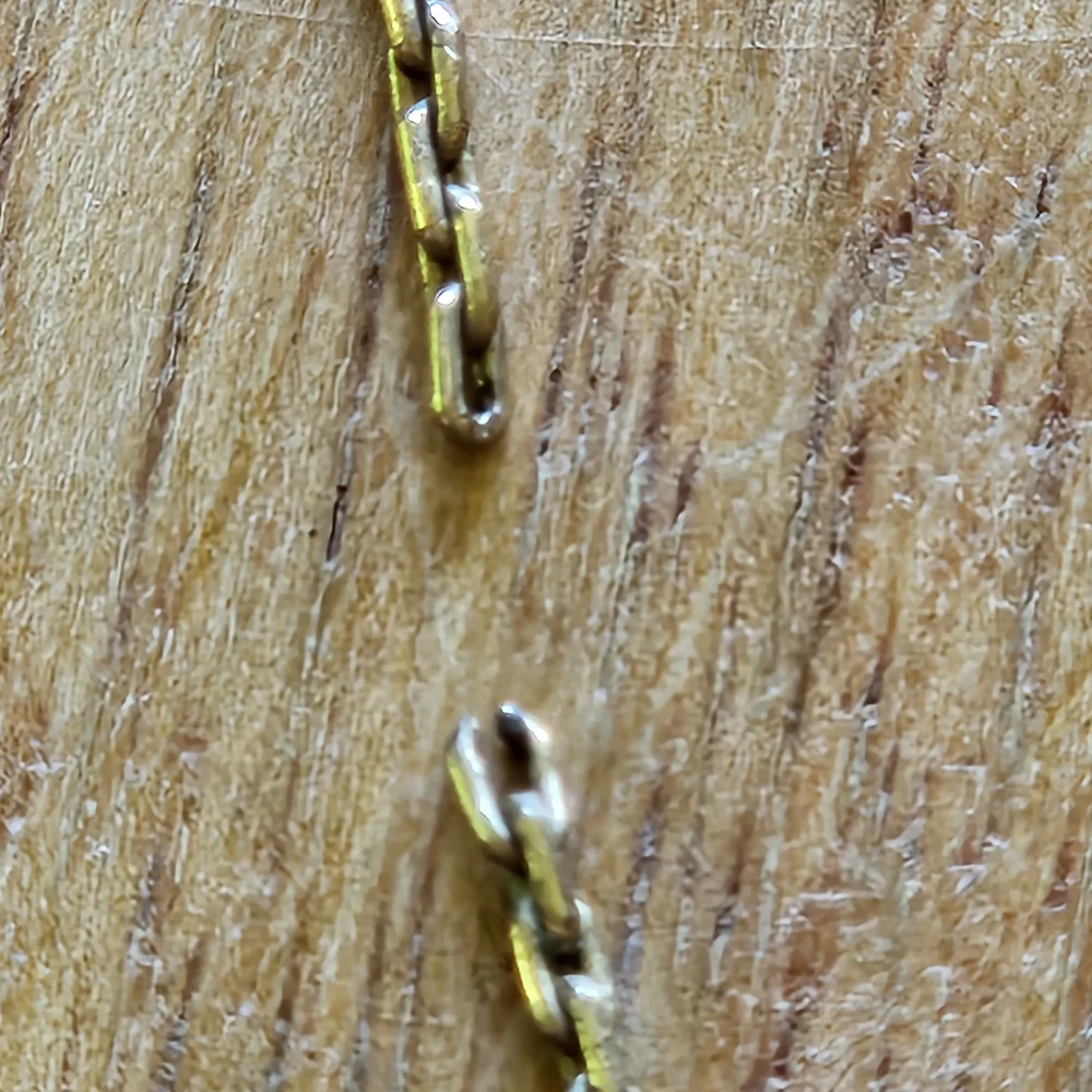 Elegant DIOR Gold Necklace with Interlocking Pendant - Picture 9 of 10